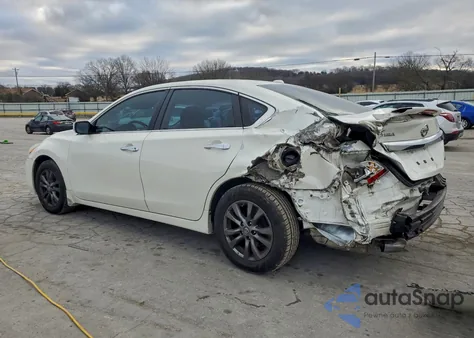 2015 Nissan Altima 2.5 z USA, uszkodzony, nr VIN 1N4AL3AP3FC568328